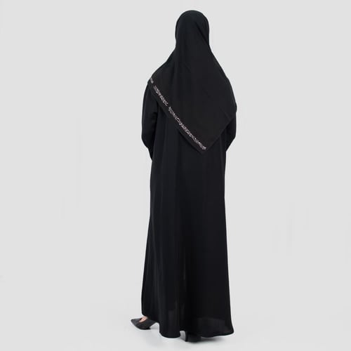عباية ناعمة من الحرير مطرزة
