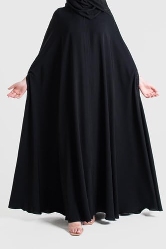 عباية ناعمة من الحرير قصة قطرية