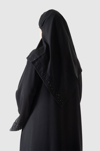 عباية بتطريز يدوي على الاكمام