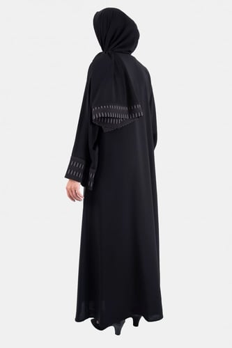 عباية لف من الحرير مزينة بقماش مخطط على الأكمام وا...