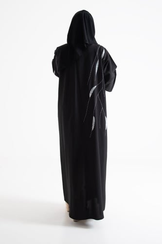 عباية امزينة بتطريز ناعم