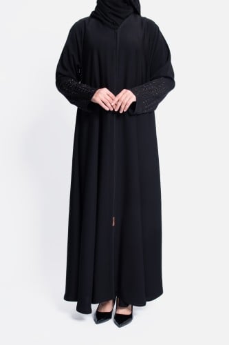 عباية بتطريز ناعم على الأكمام