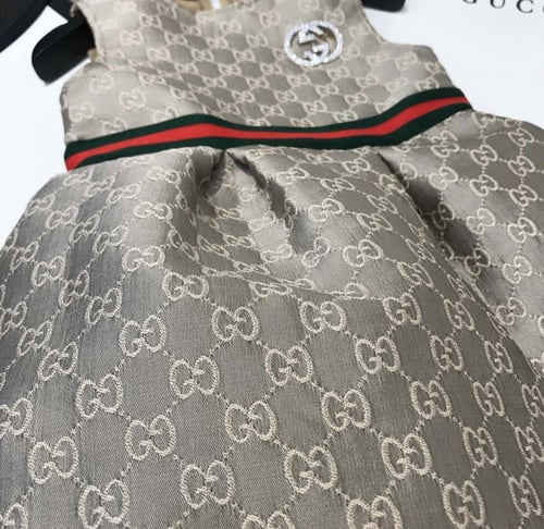 فستان قوتشي قطعتين مزين ببروش فصوص