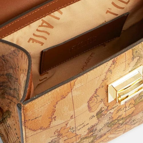 شنطة الفيرو مارتني