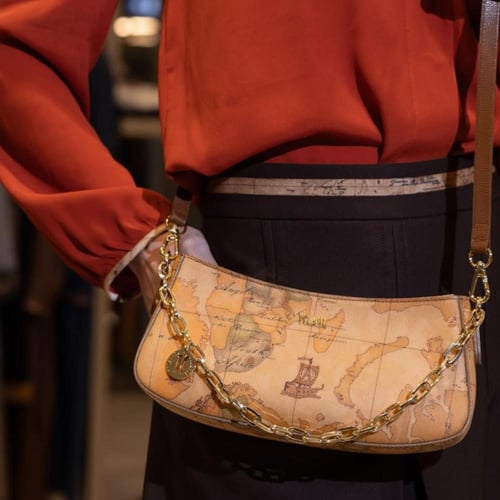 شنطة الفيرو مارتني