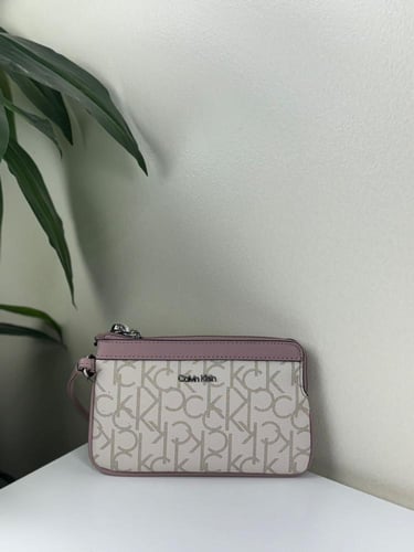 محفظة كلفن كلاين