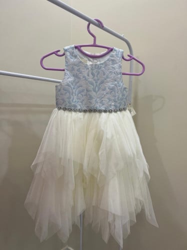 فستان بناتي