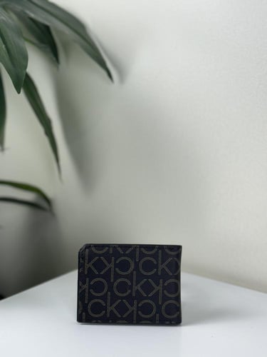 محفظة كلفن كلاين