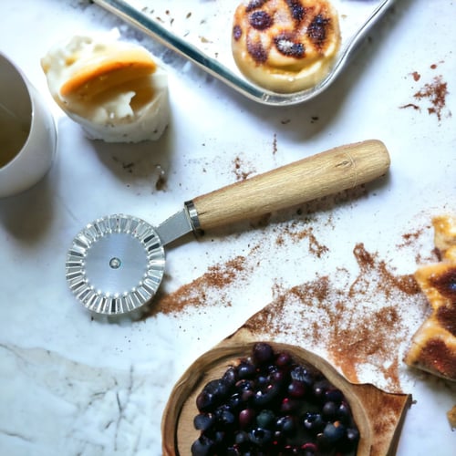 مجموعة ادوات مطبخ بمقبض خشب (متوفر 3 موديلات)