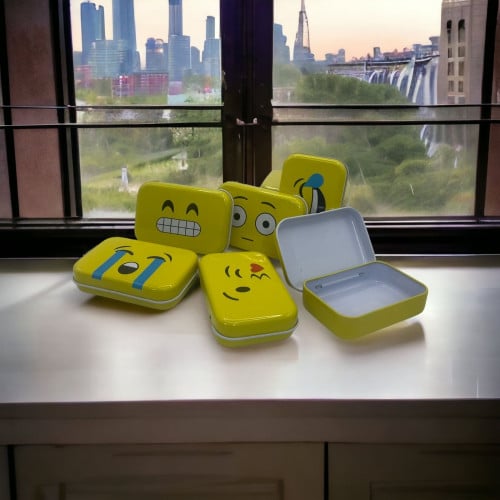 مجموعة علب معدن بتصميم سمايلي (36 حبة)