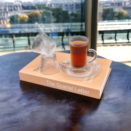 بيالات وفناجيل وصحون شاي ساده - ديكور مخطط