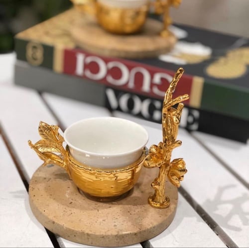 طقم فناجيل فاخر ذهبي بقاعدة رخامية لتقديم القهوة |...