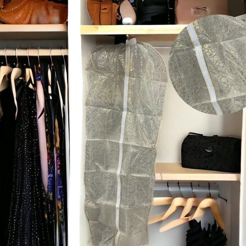 اكياس حفظ الملابس والفساتين (متوفر اكثر من مقاس)