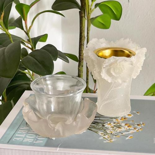 فنجان قهوة زجاج مع صحن