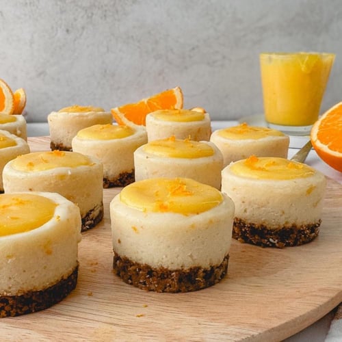 صينية ميني تشيز كيك بقاعدة متحركة - 24 فتحة