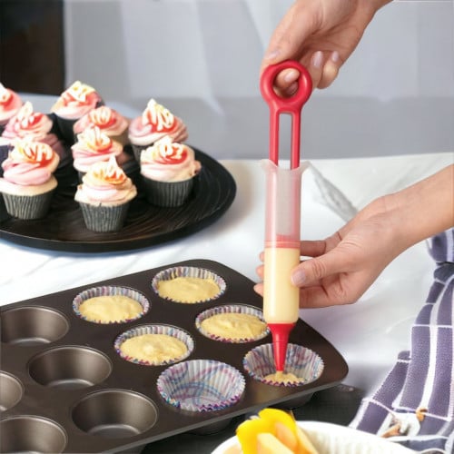 قلم المعجنات وتزيين الكيك والحلويات مع الاقماع