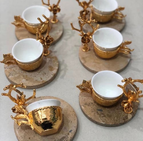 طقم فناجيل فاخر ذهبي بقاعدة رخامية لتقديم القهوة |...