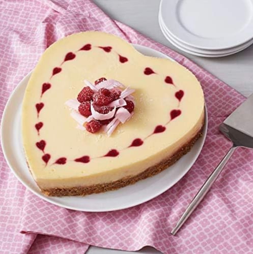 قالب كيك شكل قلب بقفل 24سم