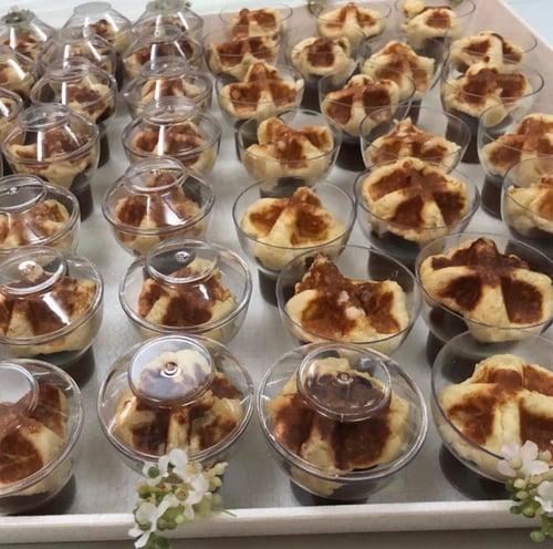 علبة بلاستيكية شفافة بغطاء محكم (50 حبة)