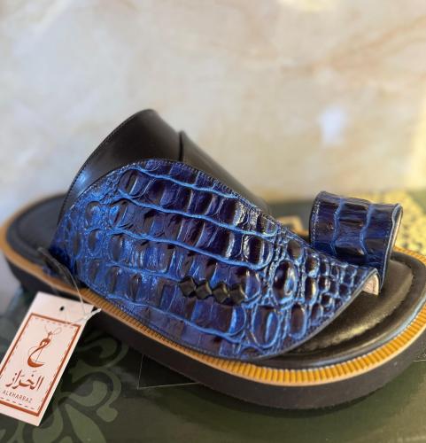 حذاء مصنوع من الجلد الطبيعي الفاخر