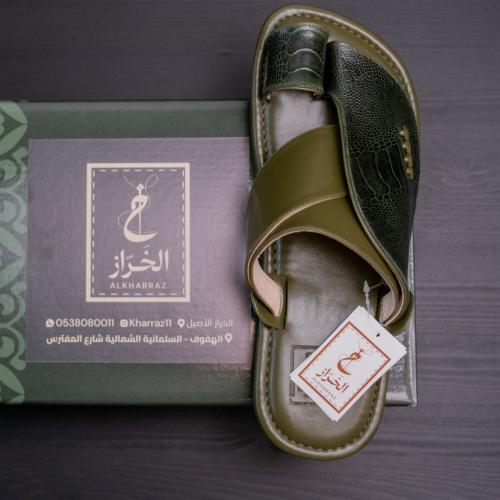 حذاء مصنوع من الجلد الطبيعي الفاخر