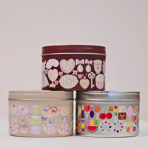 علبة معدنية - حفلة الشاي