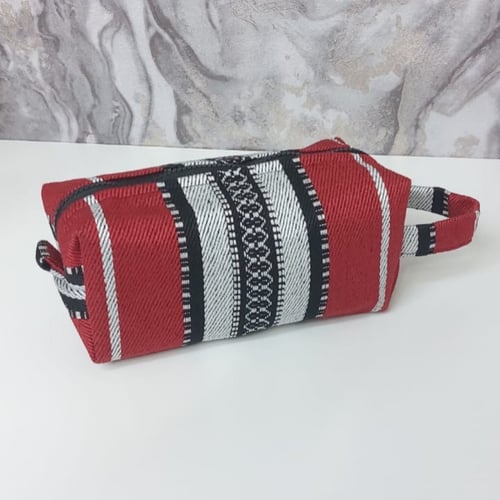 حقيبة يد من قماش السدو