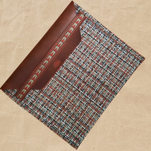 حقيبة لابتوب متوفرة بلونين