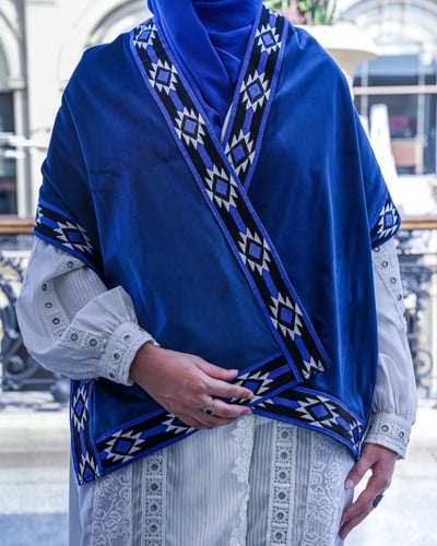 شال مخمل أزرق ملكي