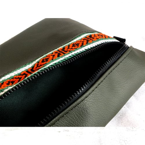 حقيبة باوتش أخضر عشبي بحزام سدو