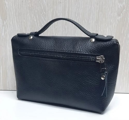 حقيبة باوتش جلد طبيعي