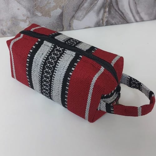 حقيبة يد من قماش السدو