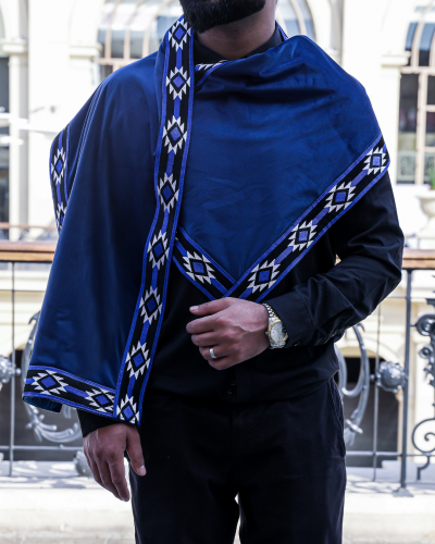 شال مخمل أزرق ملكي