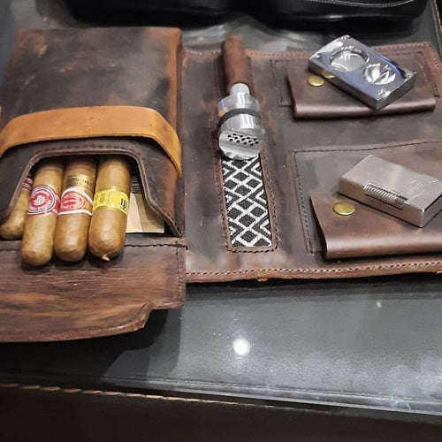 حقيبة سيجار فاخره جلد طبيعي