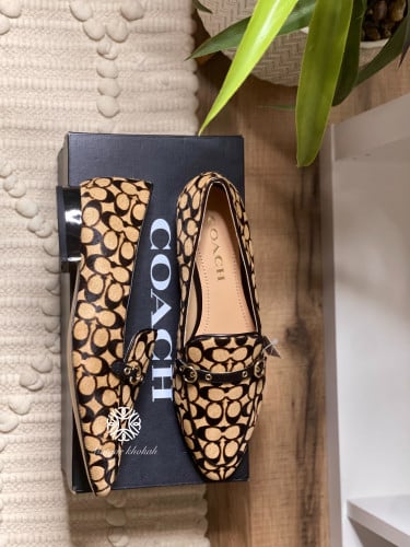 جزمة كوتش مقاس 37