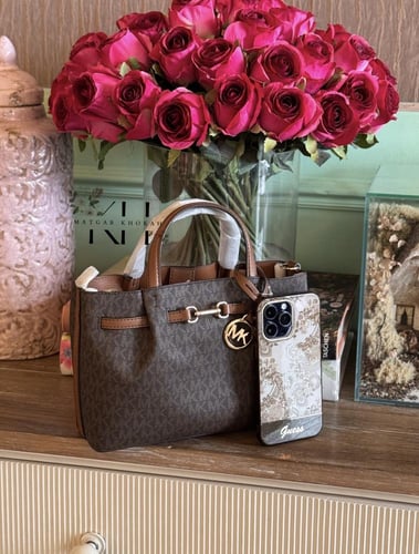 مايكل كورس وسط