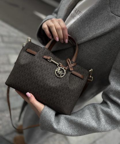 مايكل كورس وسط