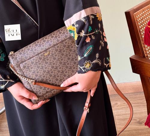 حقيبة دكني وسط