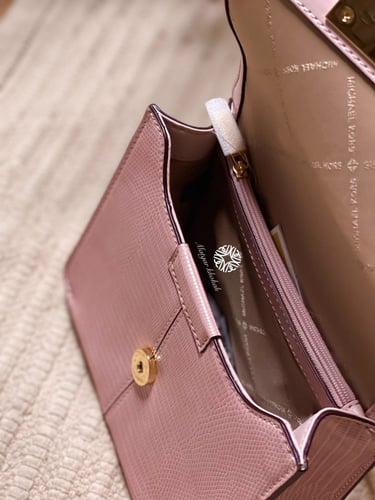 حقيبة كتف وكروس مايكل كورس وردي