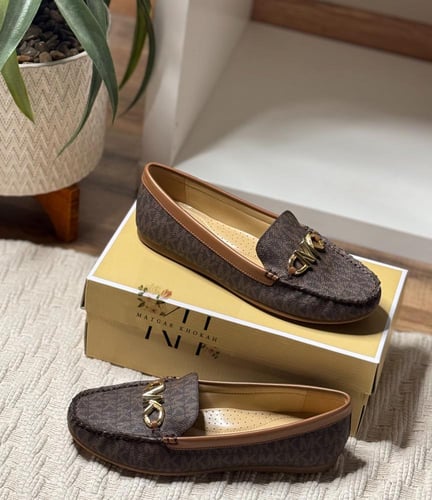 حذاء مايكل كورس