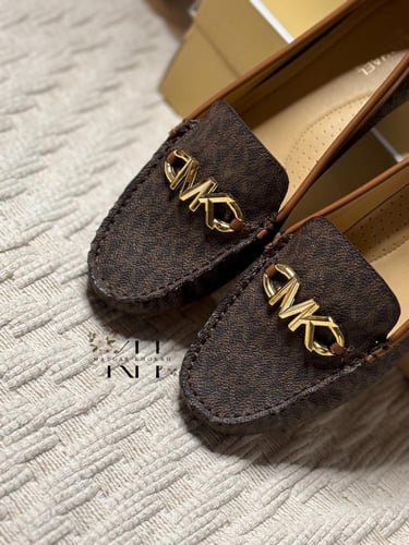 حذاء مايكل كورس