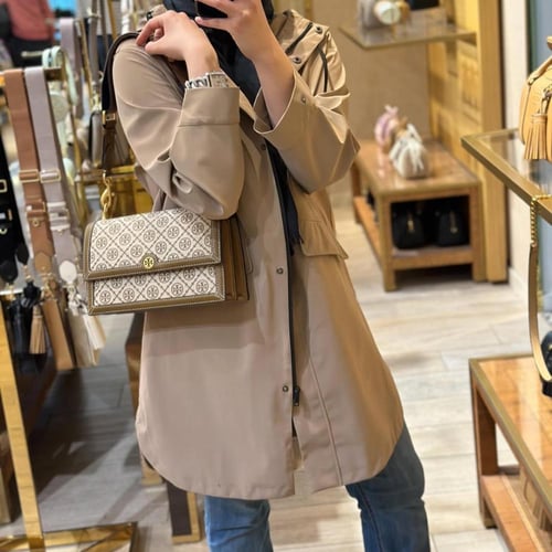 شنطة tory burch مع سترابين