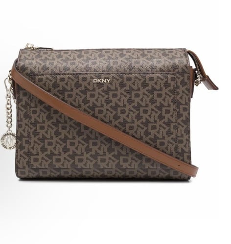 حقيبة دكني وسط