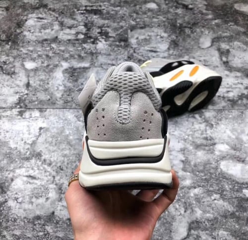 Adidas Yeezy boost 700 Wave