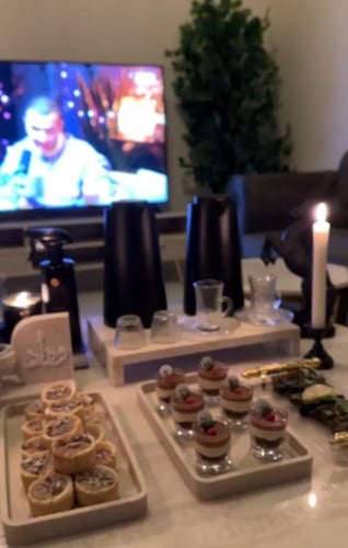 صينية تقديم حامل اكسسوارات وعطور رخام