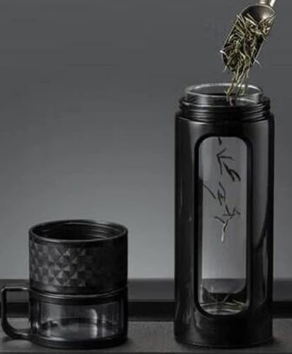 كوب الشاي والاعشاب