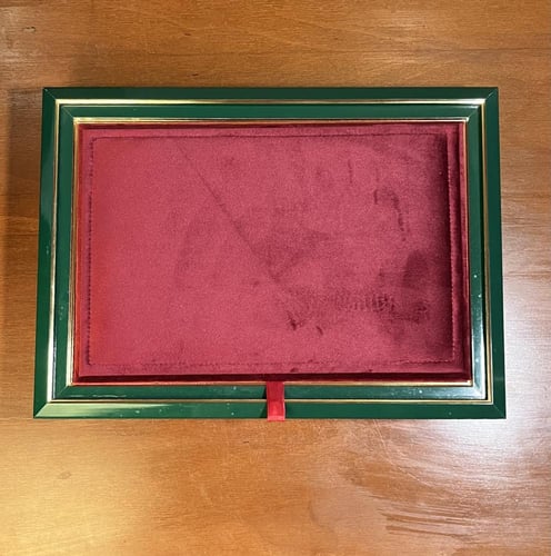 شنطة مخمليه فاخره