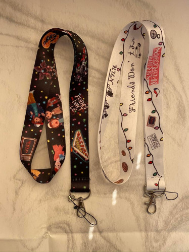 Stranger Things holder (1)