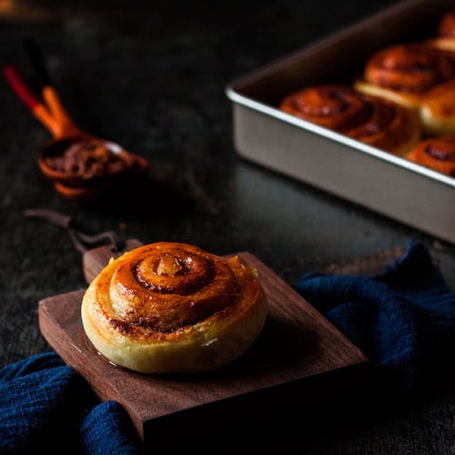 صينية فرن تيفال مربعة كبيرة 28 سم غير لاصقة