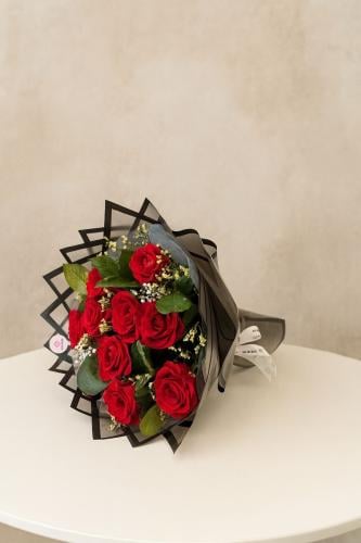 باقة الورد الأحمر – Red Elegance Bouquet